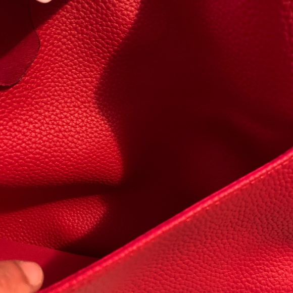 NWT RED VEGAN LEATHER BAG WITH CAMO STRAP - Picture 7 of 7